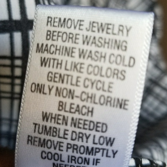 Long sleeved black and white button down top - Picture 6 of 7